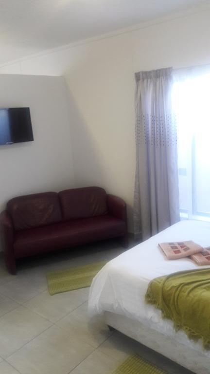 Self-Catering Studio, Unit 6 On Krupp Виндхук Экстерьер фото