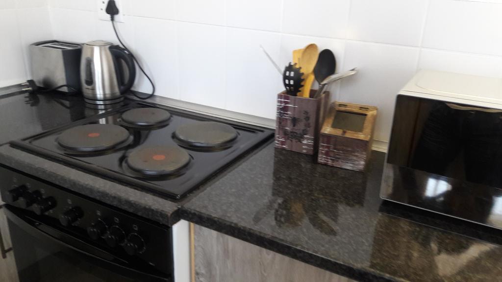 Self-Catering Studio, Unit 6 On Krupp Виндхук Экстерьер фото