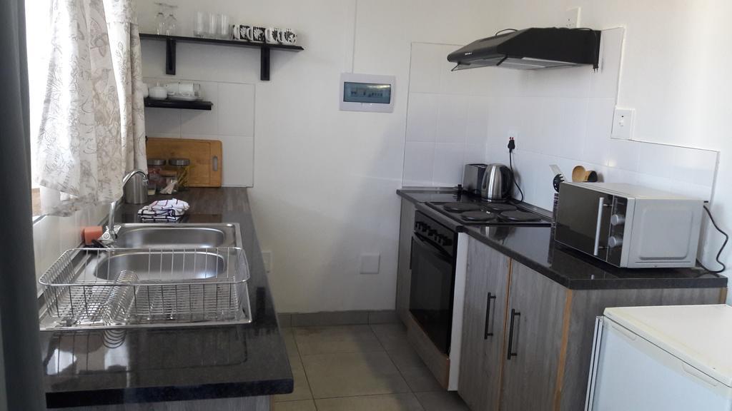 Self-Catering Studio, Unit 6 On Krupp Виндхук Экстерьер фото